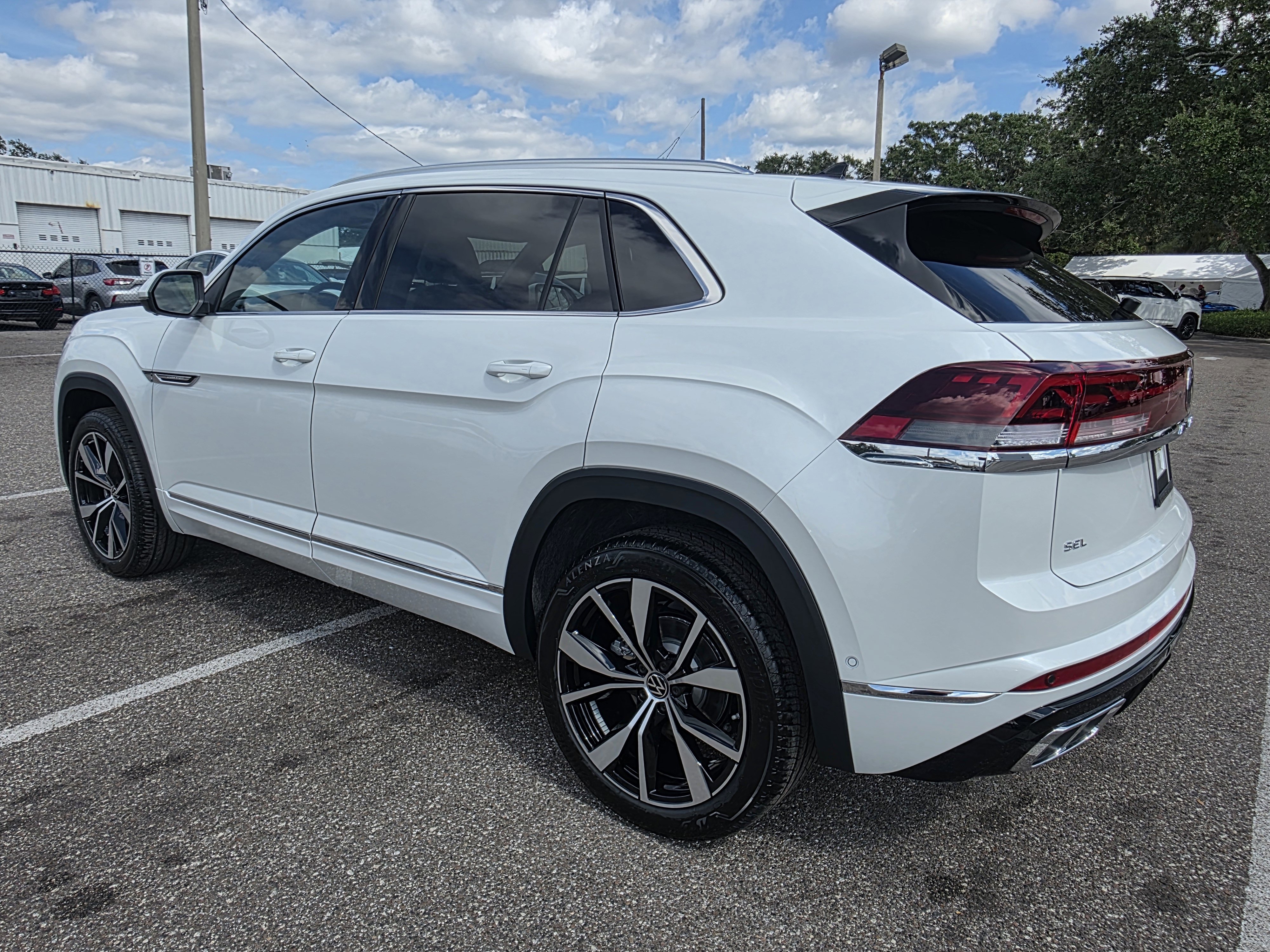 New 2026 Volkswagen Atlas Cross Sport SEL Premium R-Line image 5