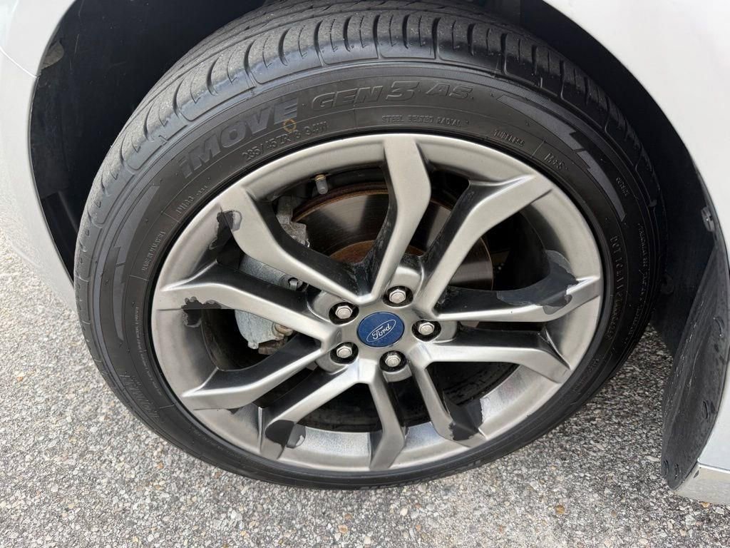 Used 2019 Ford Fusion SEL FWD image 27