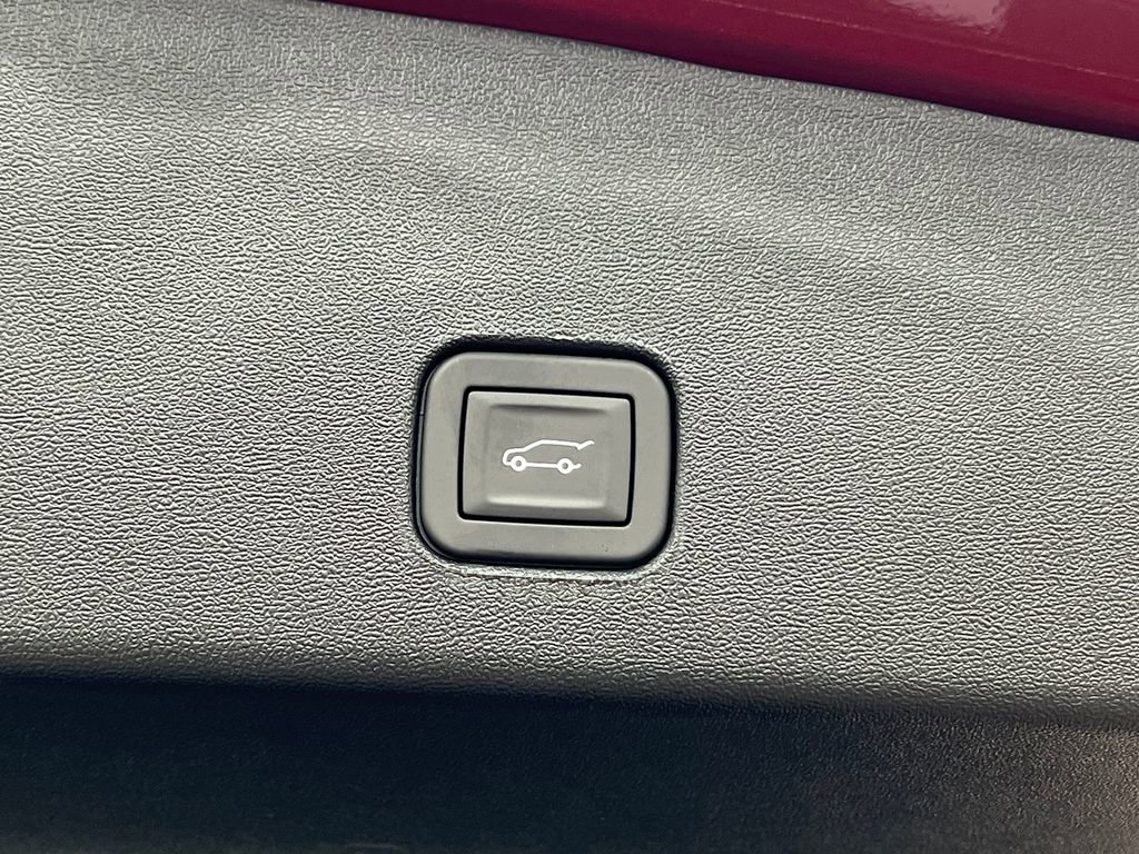 New 2026 Cadillac Optiq Sport 1 image 32