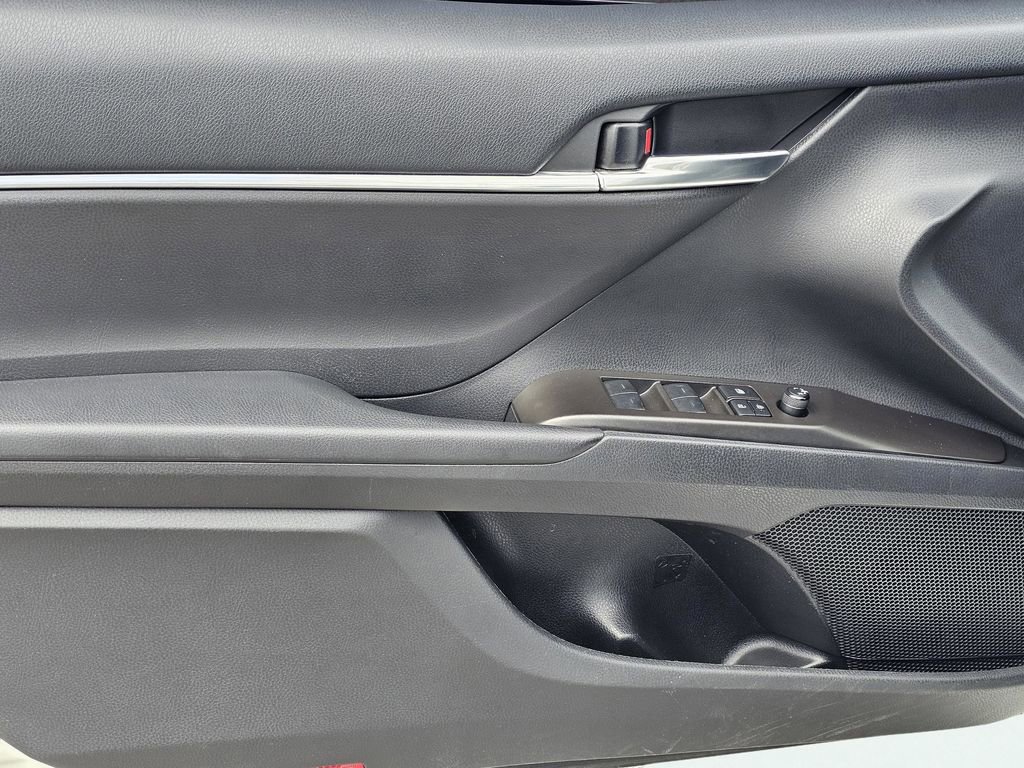 Used 2023 Toyota Camry SE image 15