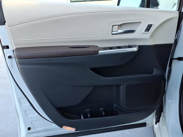 Used 2021 Toyota Sienna Platinum FWD image 13