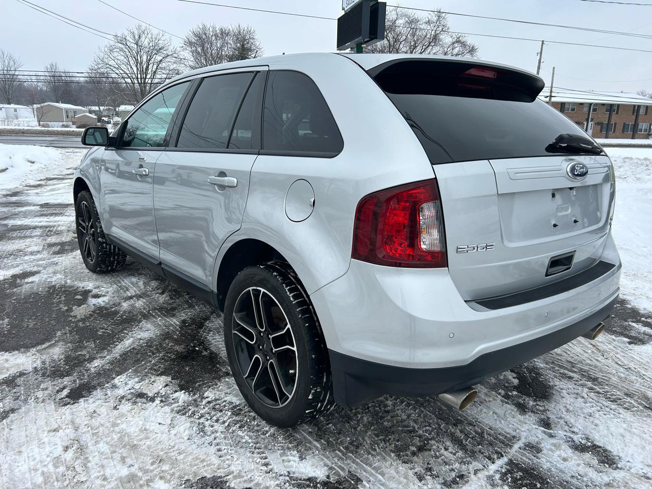 Used 2013 Ford Edge SEL w/ SEL Appearance Pkg AWD/4WD image 3