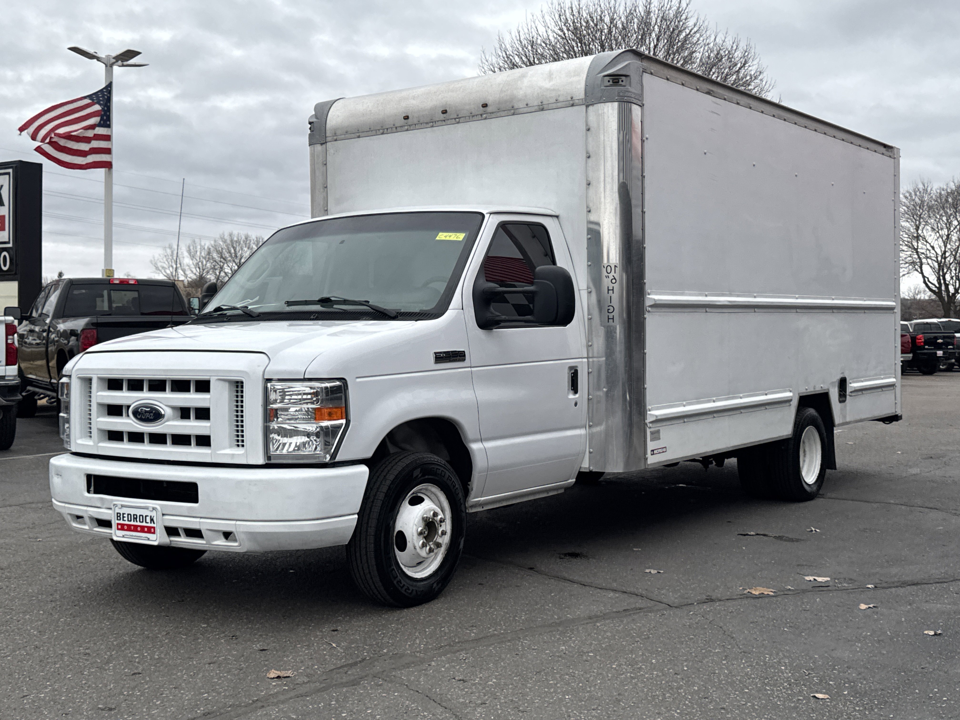 Used 2019 Ford E-350 and Econoline 350 Super Duty RWD image 3
