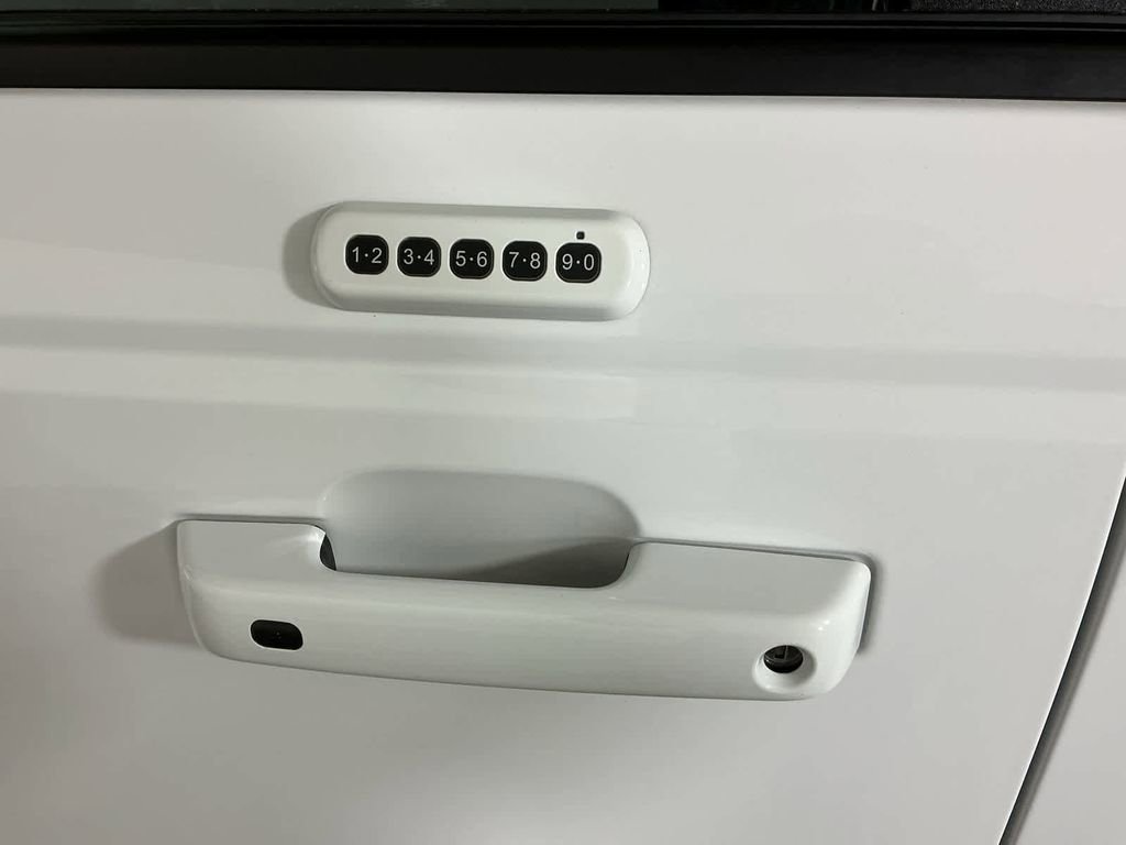 Used 2023 Ford Bronco Outer Banks image 13