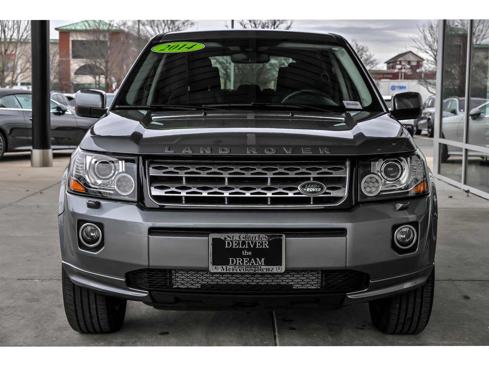 Used 2014 Land Rover LR2 image 4