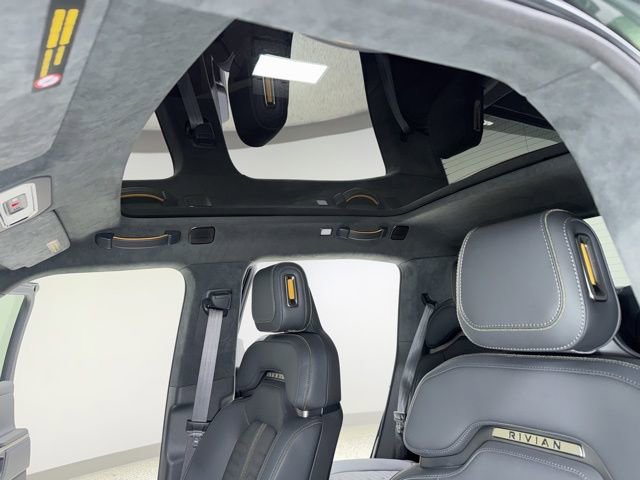 Used 2023 Rivian R1T Adventure AWD/4WD image 4