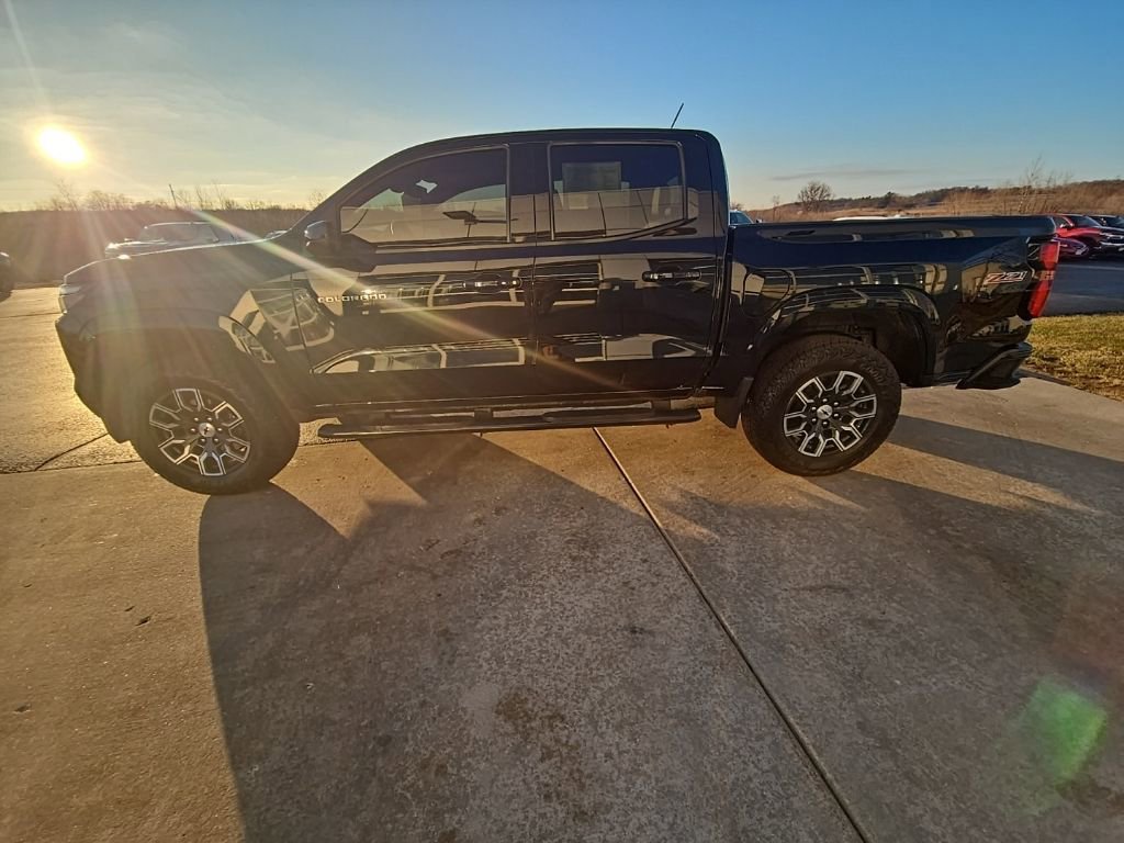 Certified 2024 Chevrolet Colorado Z71 w/ Z71 Convenience Package 2 image 4