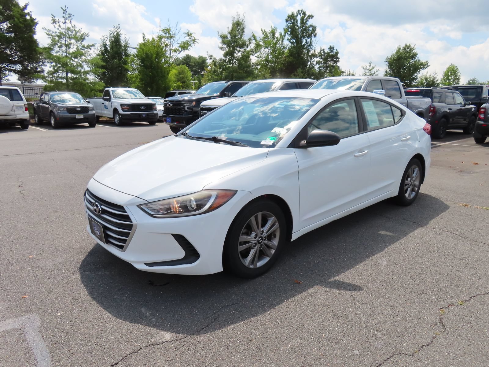 Used 2017 Hyundai Elantra SE FWD image 3