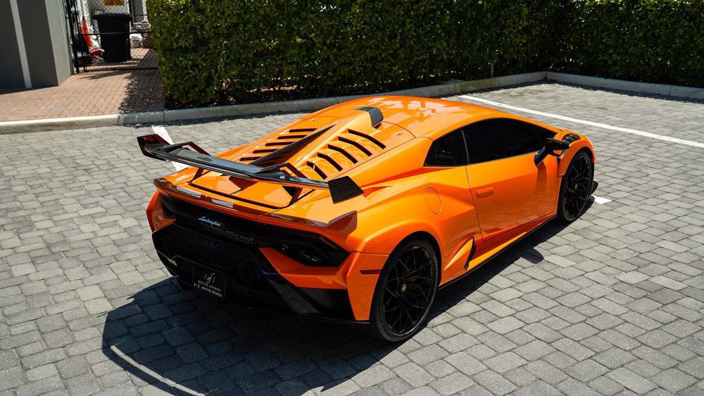 Used 2022 Lamborghini Huracan STO image 23