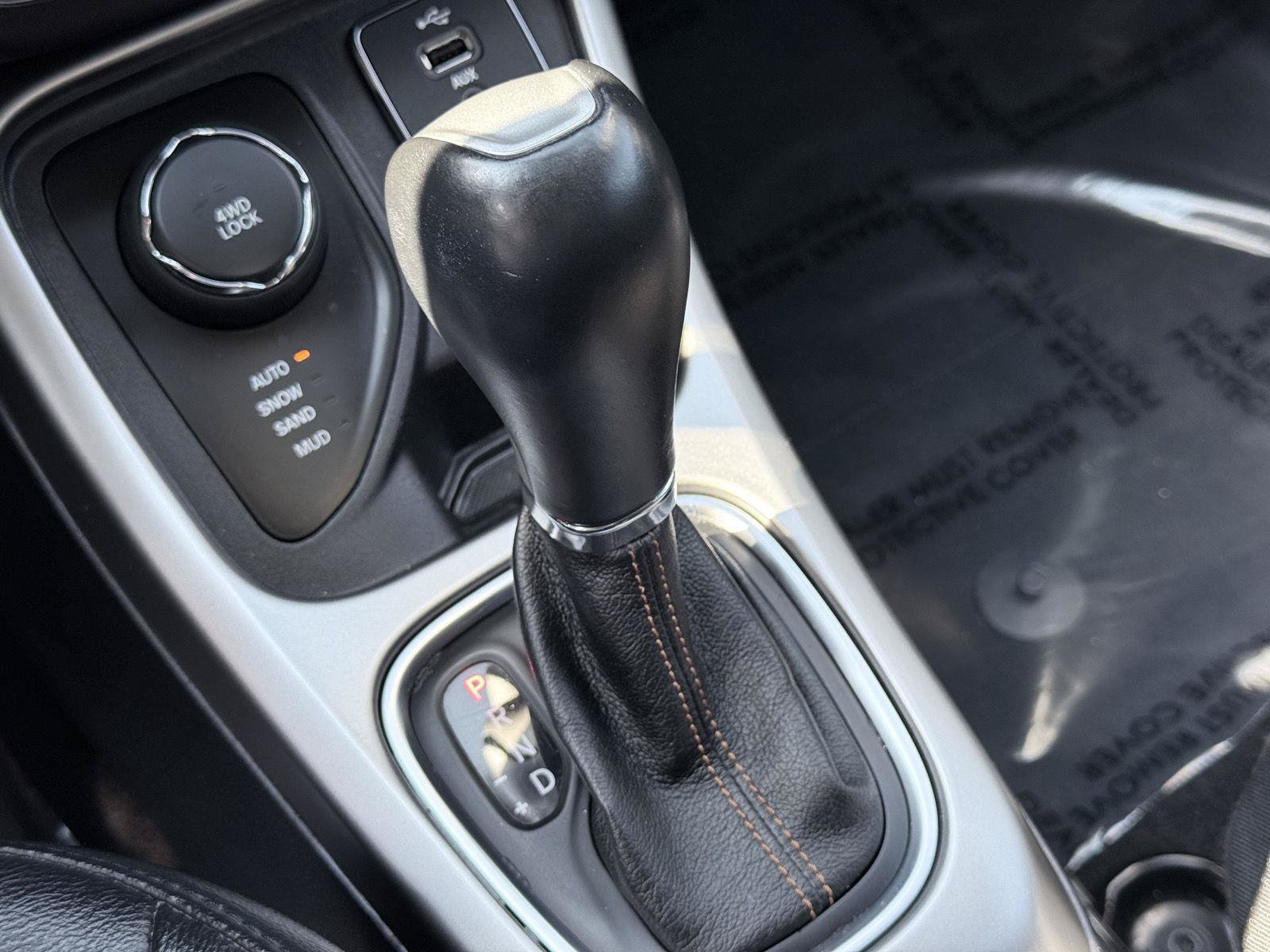 Used 2018 Jeep Compass Latitude w/ Popular Equipment Group AWD/4WD image 16