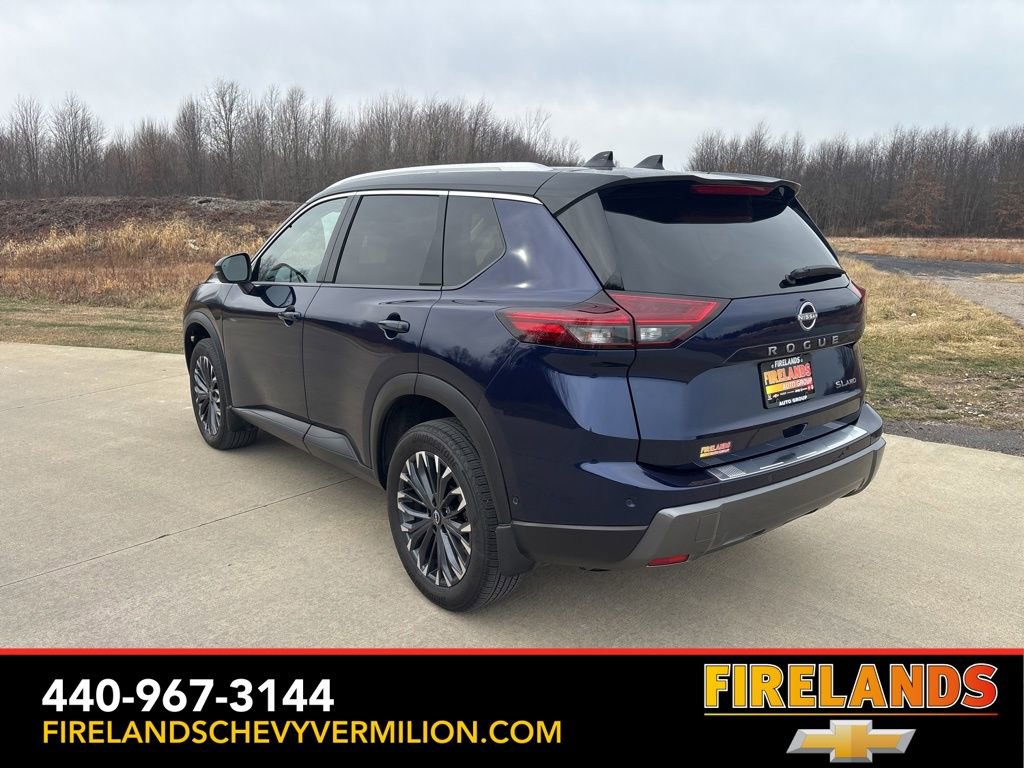 Used 2025 Nissan Rogue SL w/ Tech Package image 7