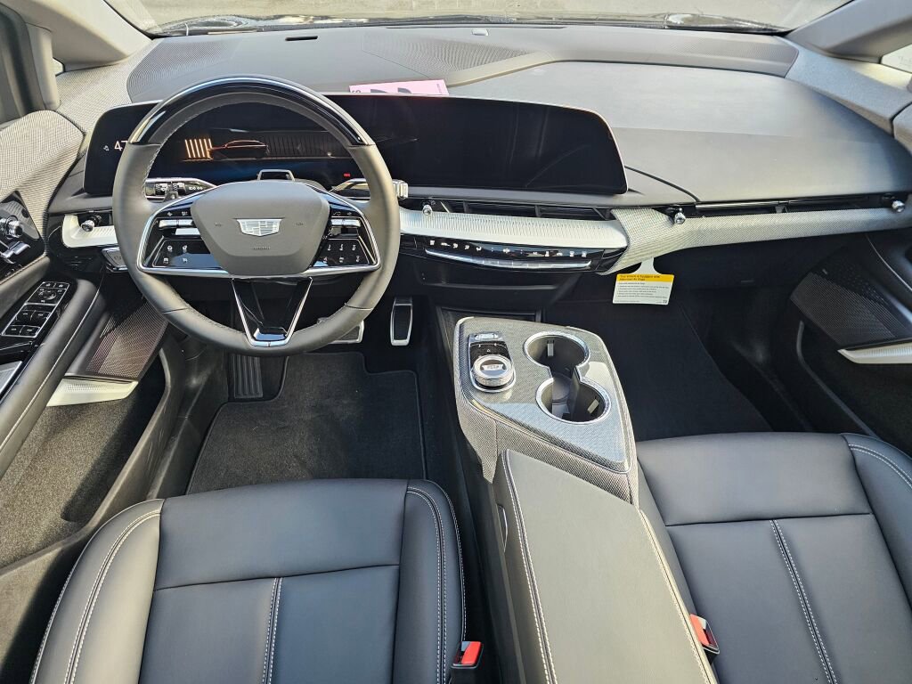 New 2026 Cadillac Optiq Luxury 1 image 22