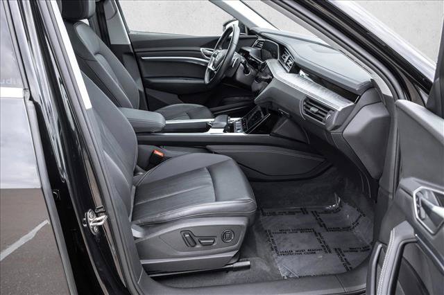 Certified 2024 Audi Q8 e-tron Premium Plus AWD/4WD image 27