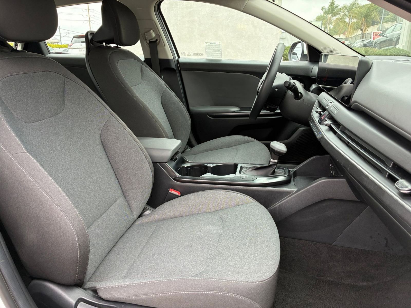 Used 2025 Kia K4 LXS image 35