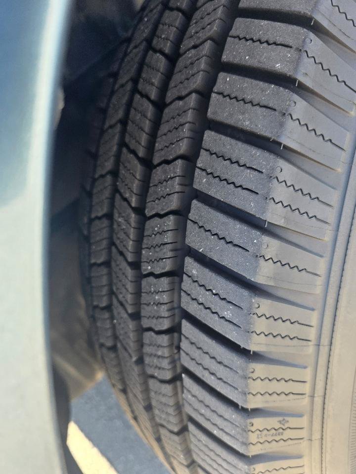 Used 2011 Ford Escape Limited AWD/4WD image 6
