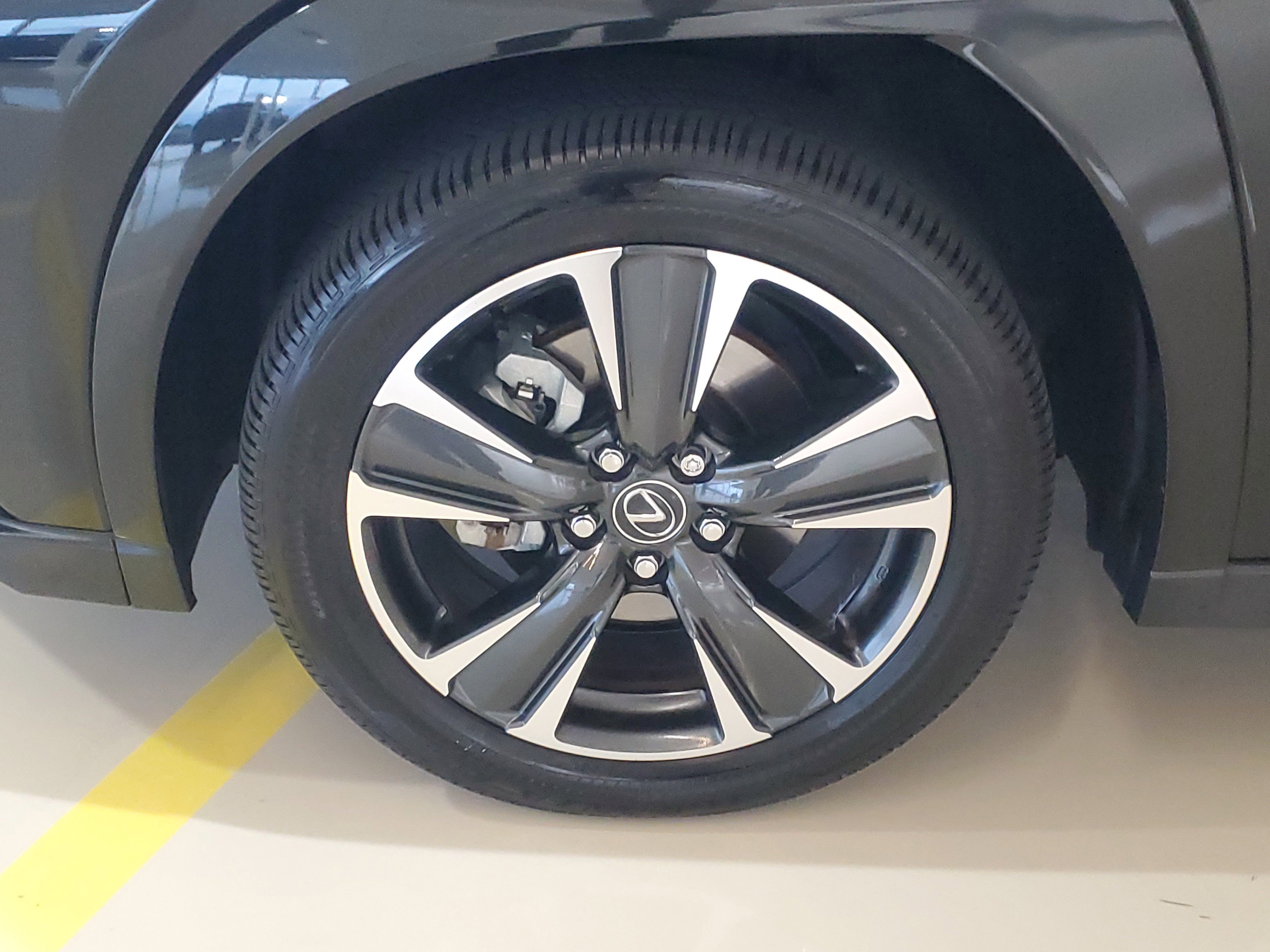 Used 2025 Lexus UX 300h FWD w/ Accessory Package (Z1) image 7