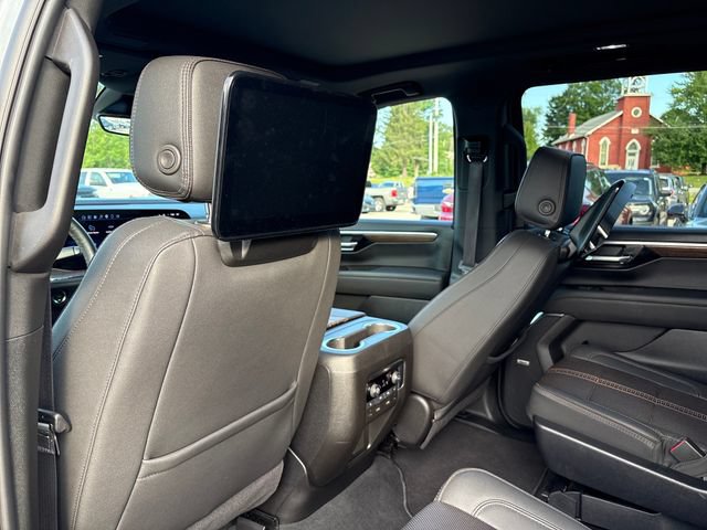 Used 2025 Chevrolet Suburban High Country AWD/4WD image 22