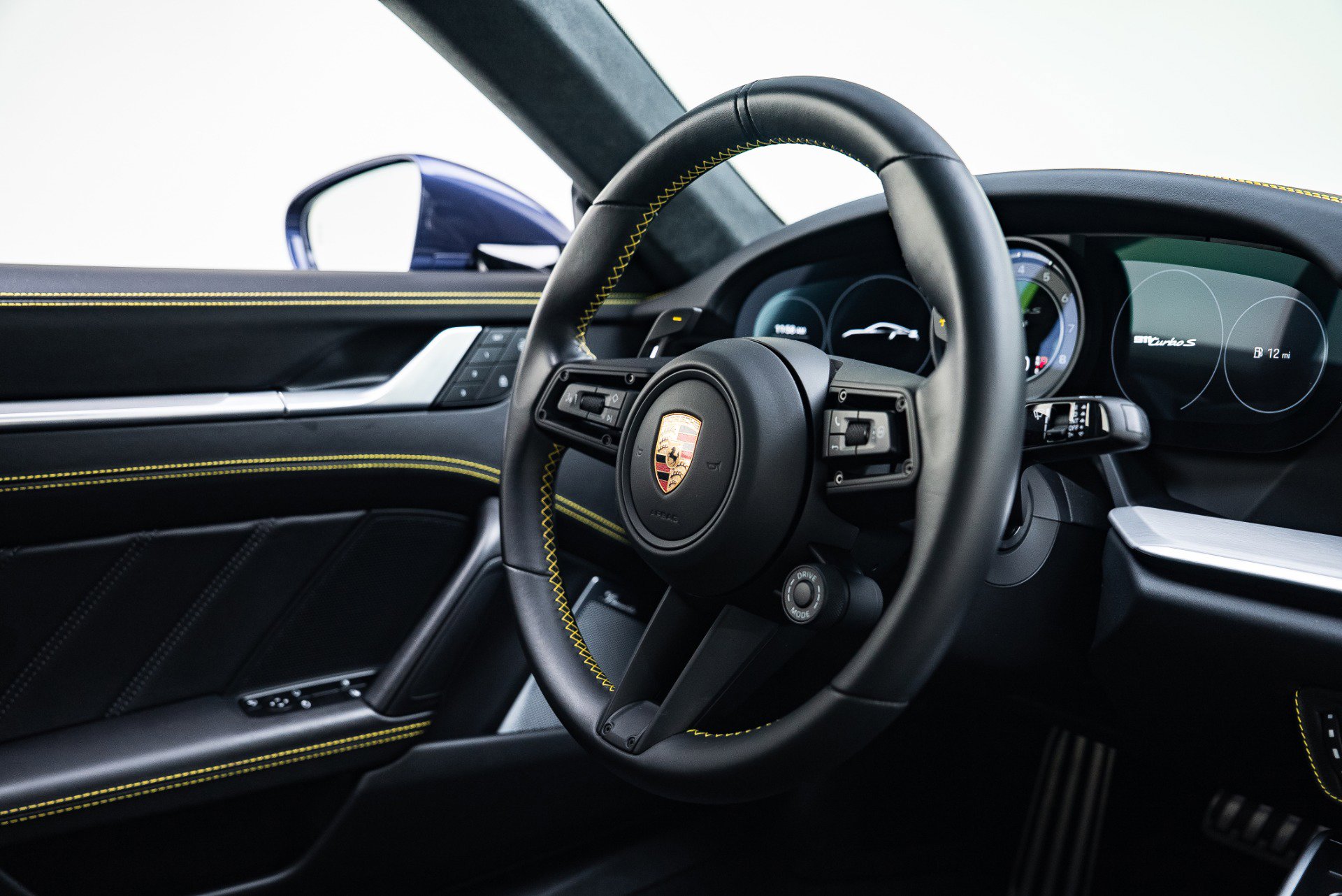 Used 2022 Porsche 911 Turbo S image 38