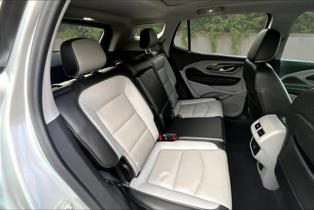 Used 2022 GMC Terrain SLT w/ LPO, Floor Liner Package AWD/4WD image 24