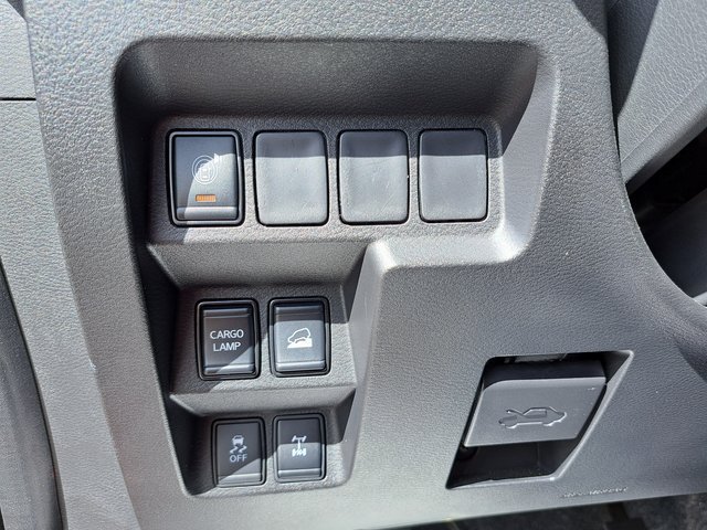 Used 2025 Nissan Frontier PRO-4X AWD/4WD image 13