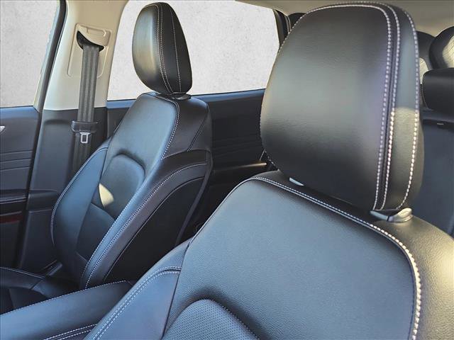 Used 2022 Ford Escape SEL w/ Technology Package image 17