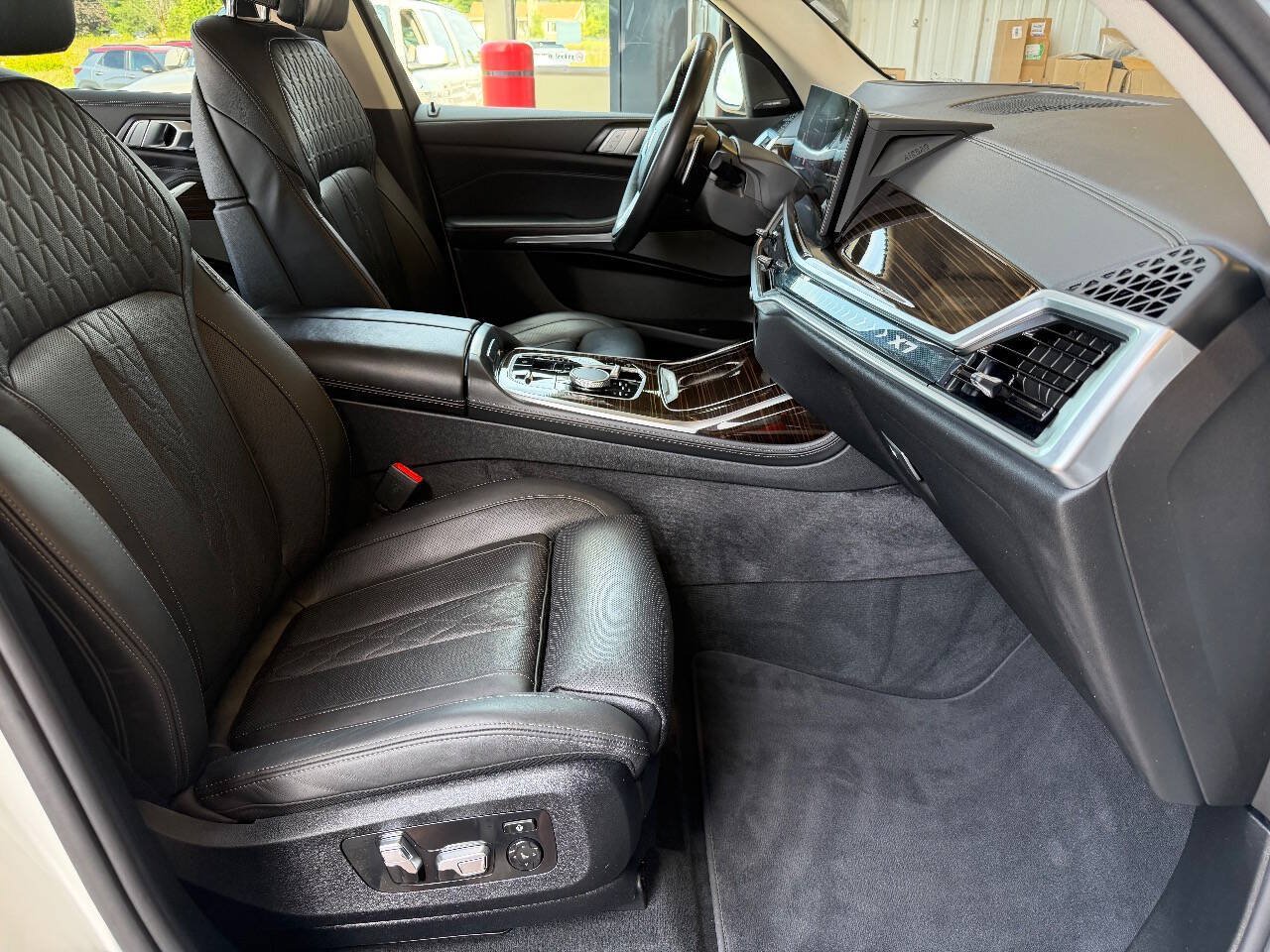 Used 2026 BMW X7 xDrive40i AWD/4WD image 21