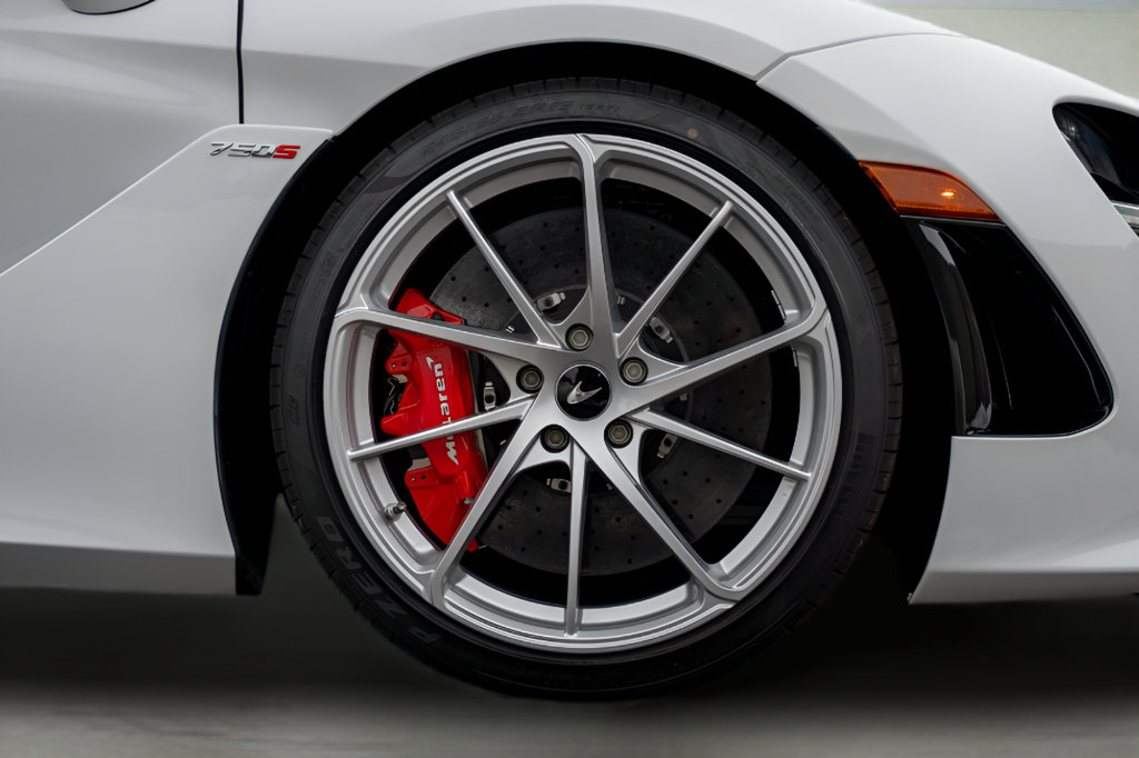 New 2026 McLaren 750S Spider RWD image 21