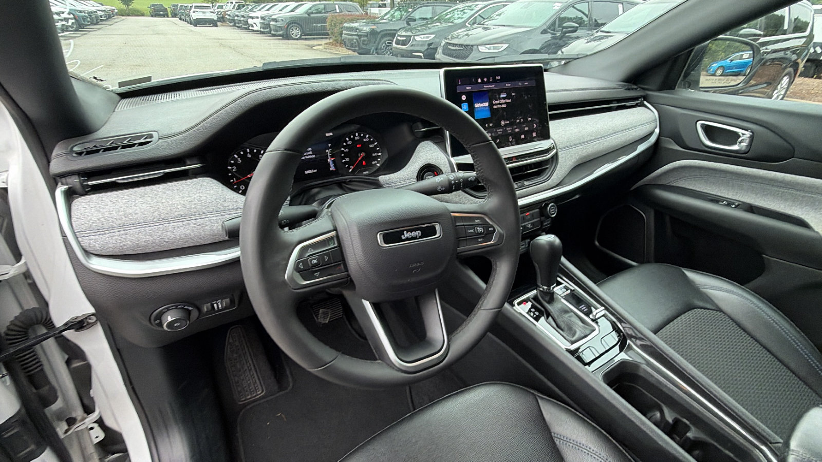 Used 2024 Jeep Compass Latitude AWD/4WD image 24