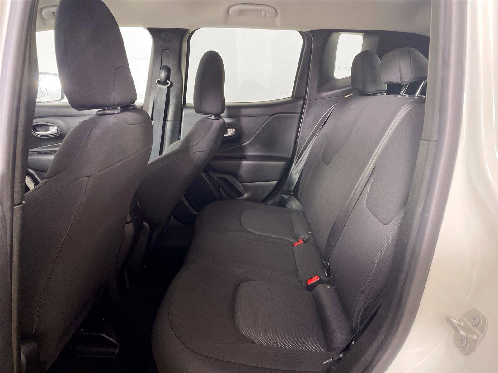 Used 2023 Jeep Renegade Latitude AWD/4WD image 11