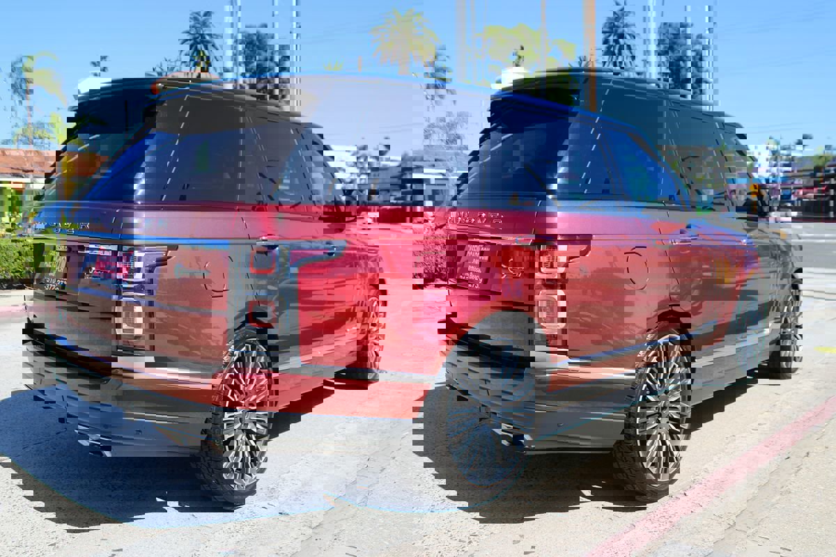Used 2020 Land Rover Range Rover LWB SV Autobiography image 5