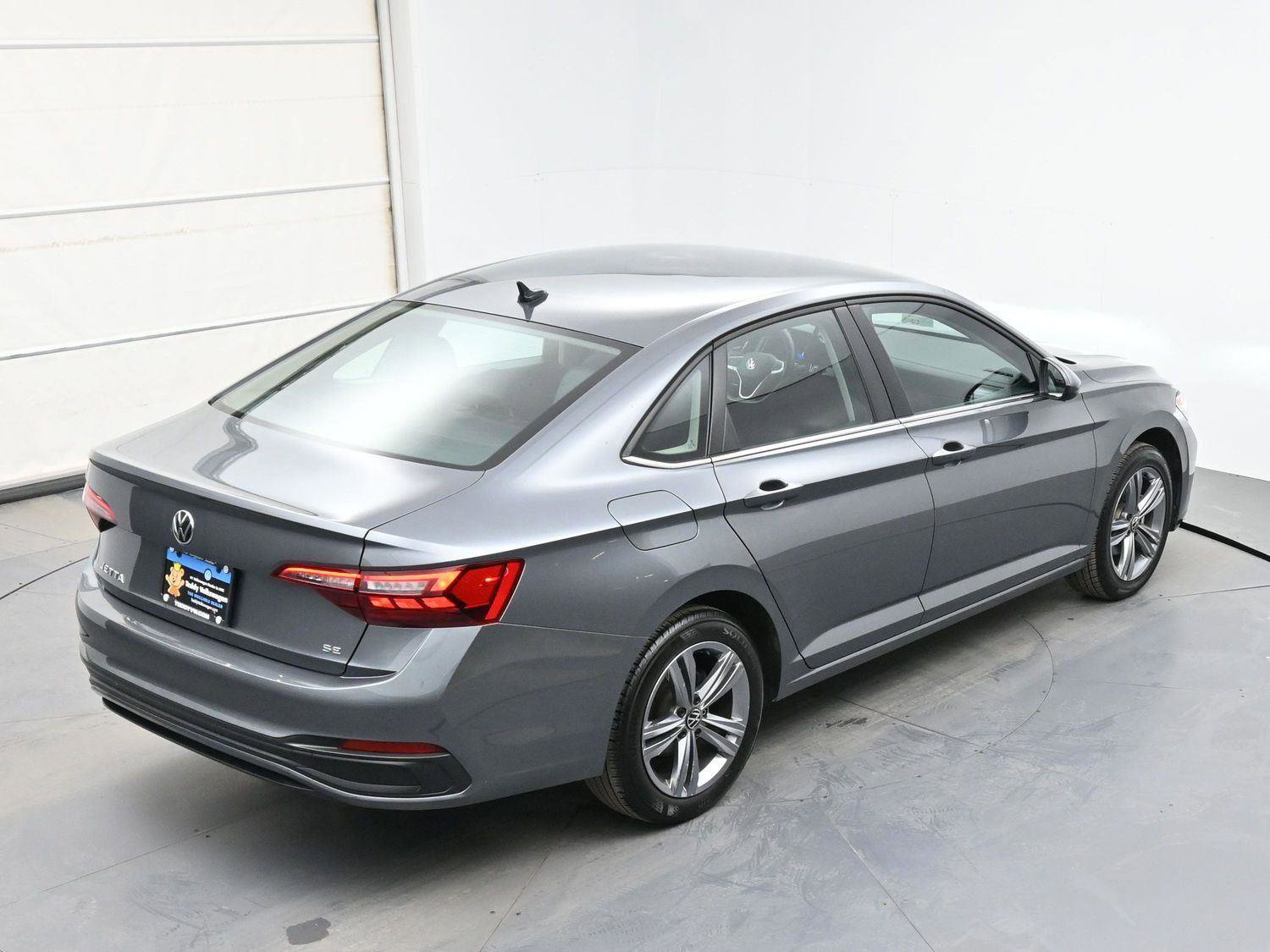 Certified 2023 Volkswagen Jetta SE image 29