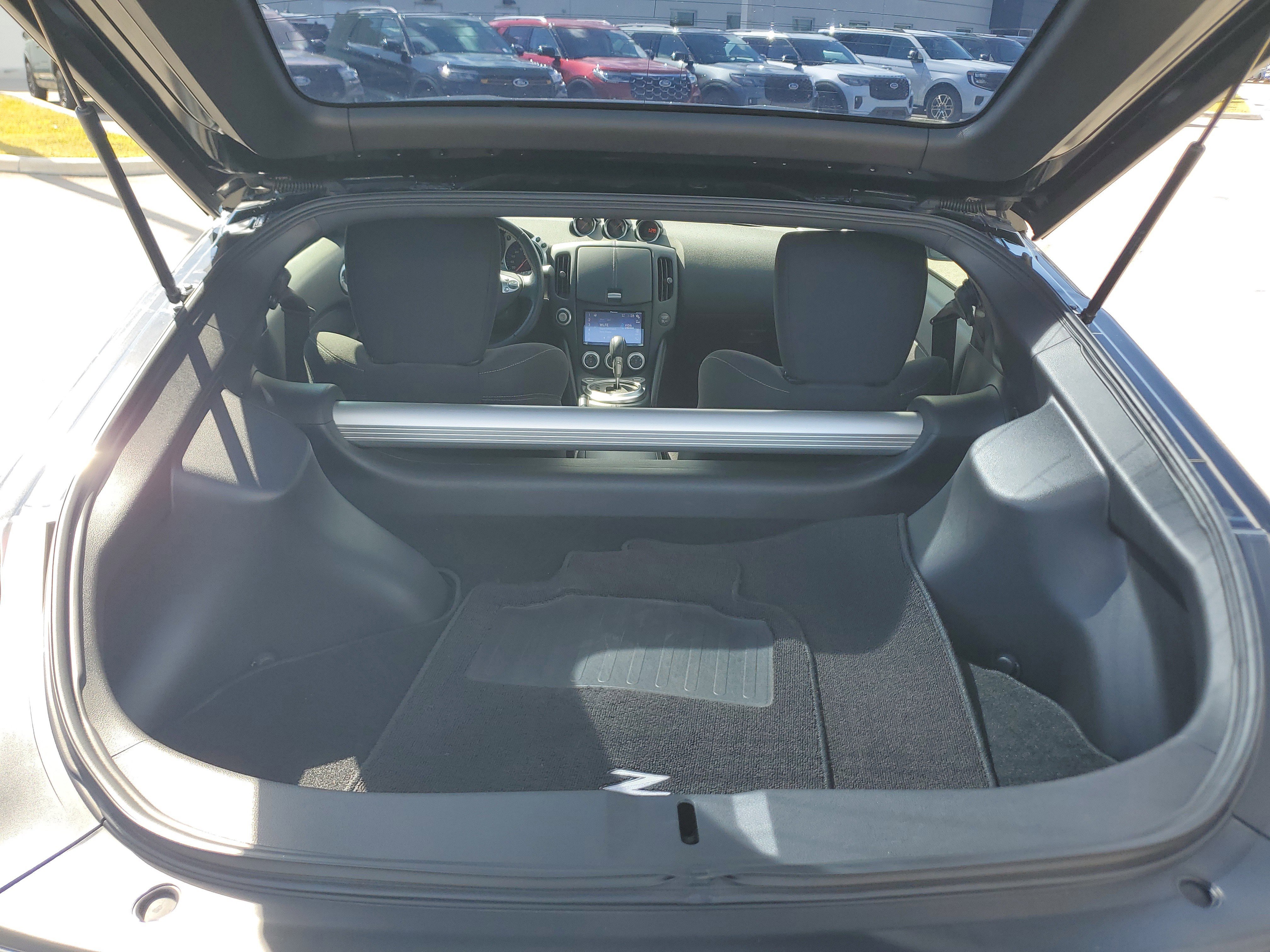 Used 2016 Nissan 370Z Coupe image 14