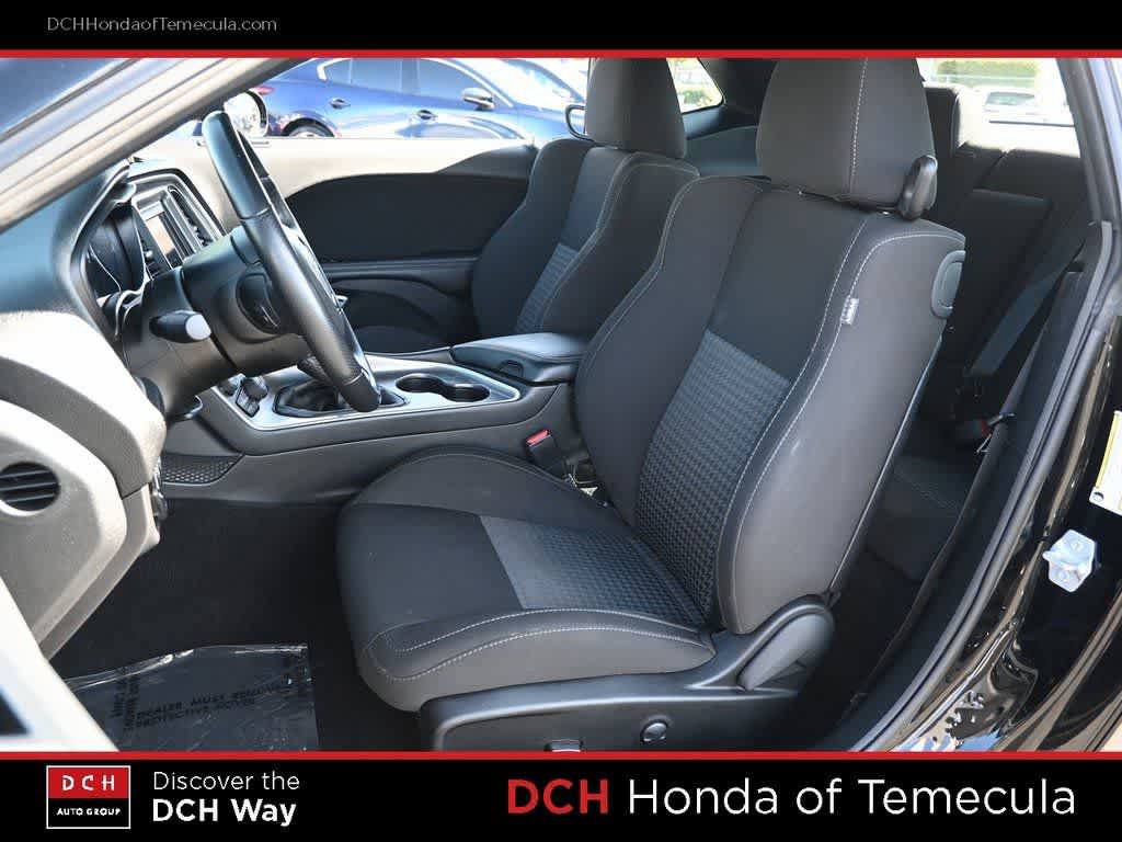 Used 2022 Dodge Challenger R/T w/ Blacktop Package image 18