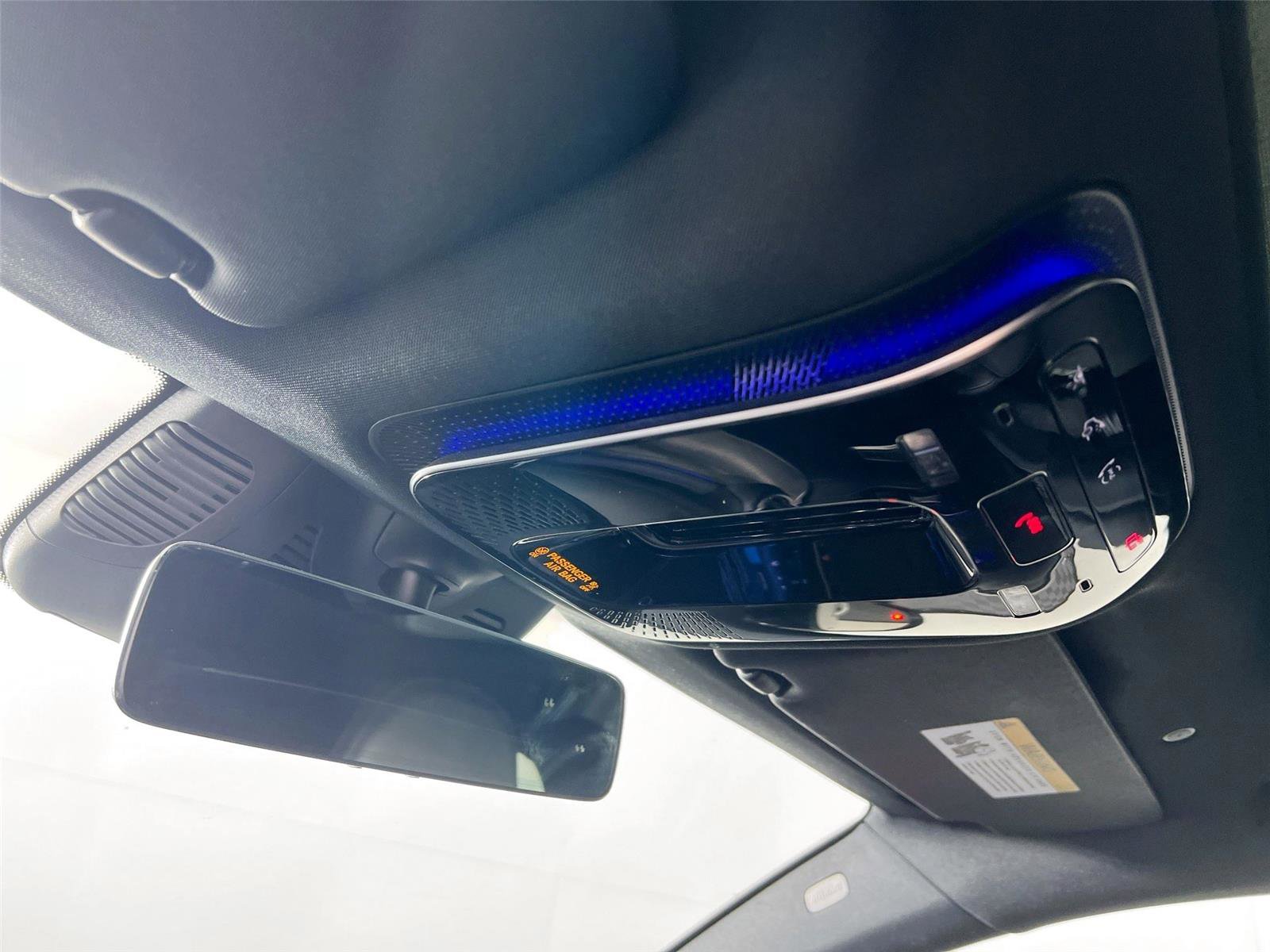 Used 2024 Mercedes-Benz GLC 300 4MATIC image 11