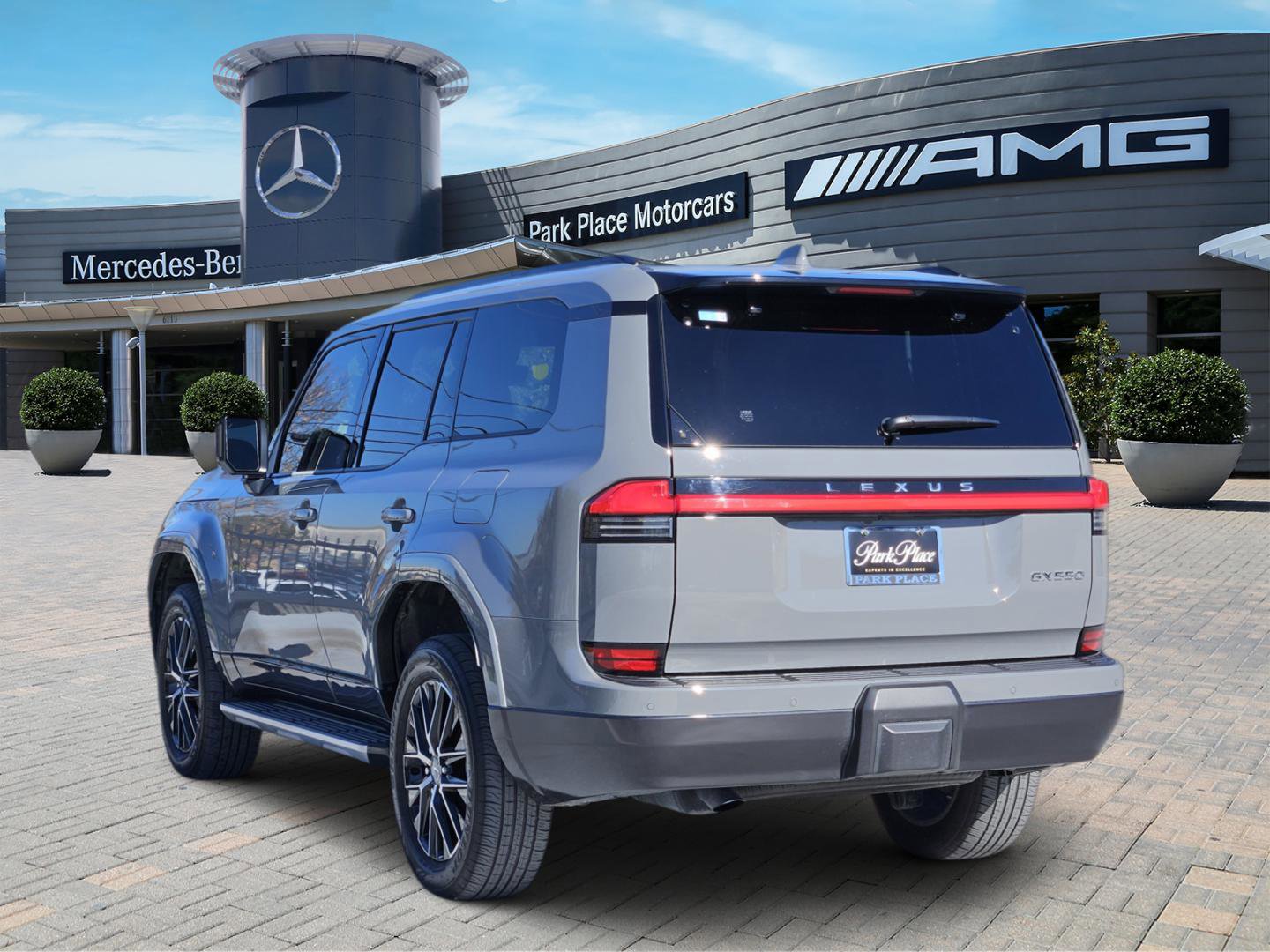 Used 2024 Lexus GX 550 image 4