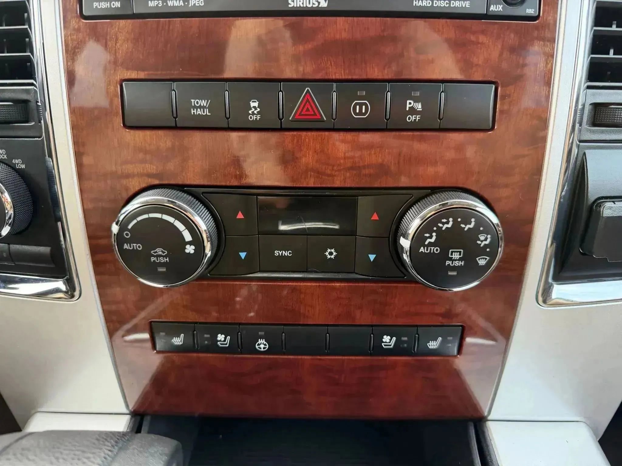 Used 2011 RAM 1500 Laramie AWD/4WD image 15
