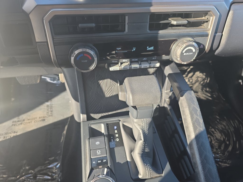 Used 2025 Toyota 4Runner SR5 AWD/4WD image 17