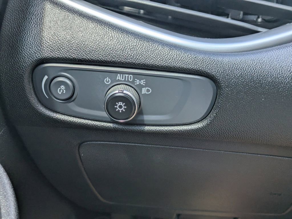 Used 2025 Chevrolet Malibu LT FWD image 29
