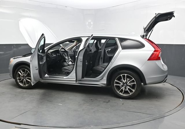 Used 2017 Volvo V60 T5 Cross Country w/ Convenience Package AWD/4WD image 46