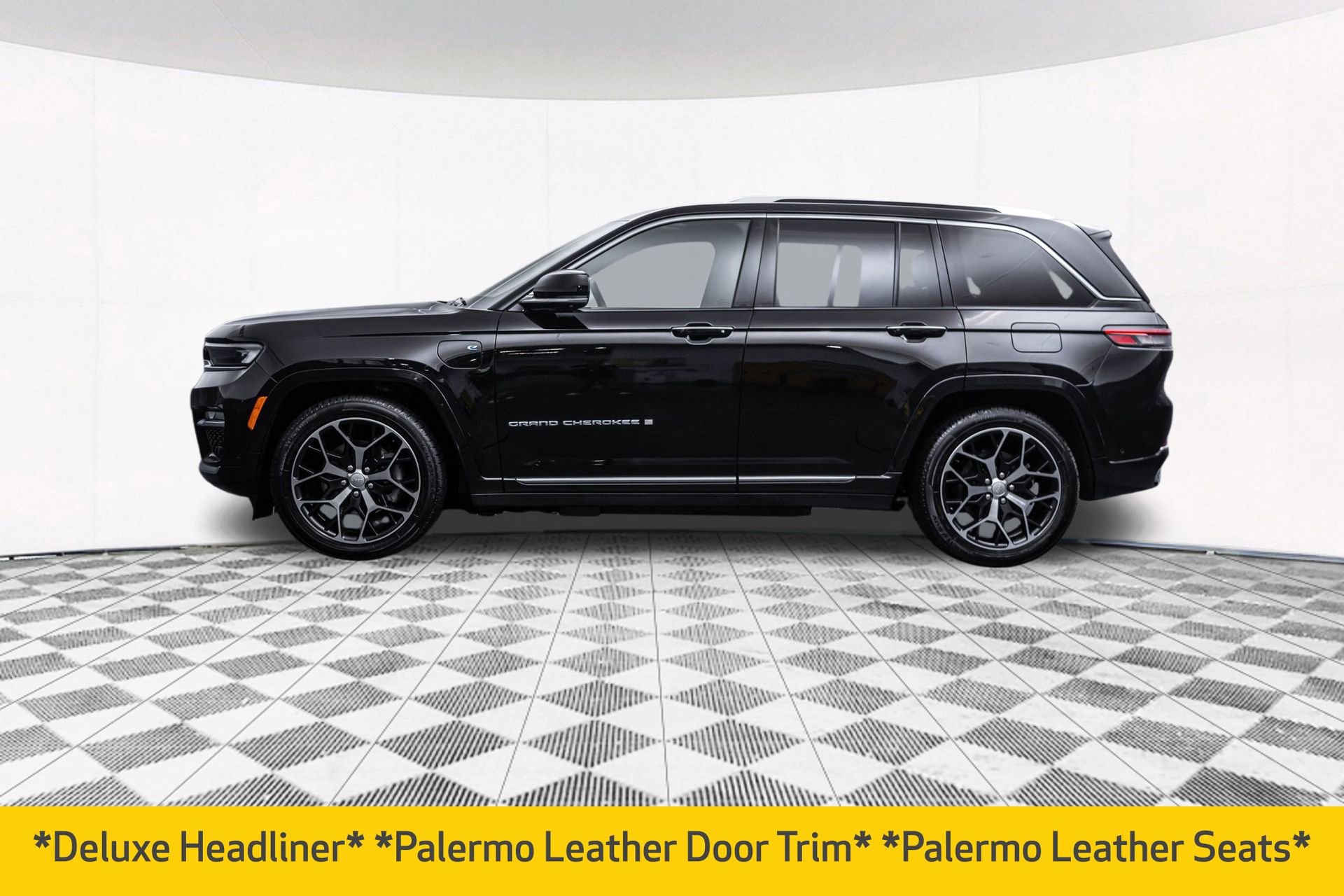Used 2022 Jeep Grand Cherokee Summit AWD/4WD image 8