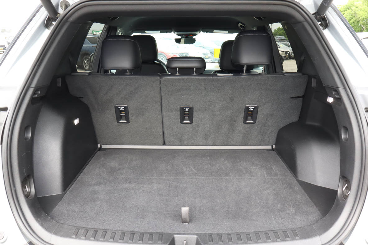 Used 2025 Chevrolet Equinox LT w/ Convenience Package II FWD image 9