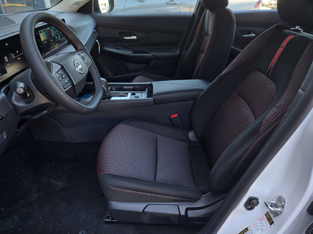 New 2027 Nissan Sentra SR w/ Floor Mat Package FWD image 7