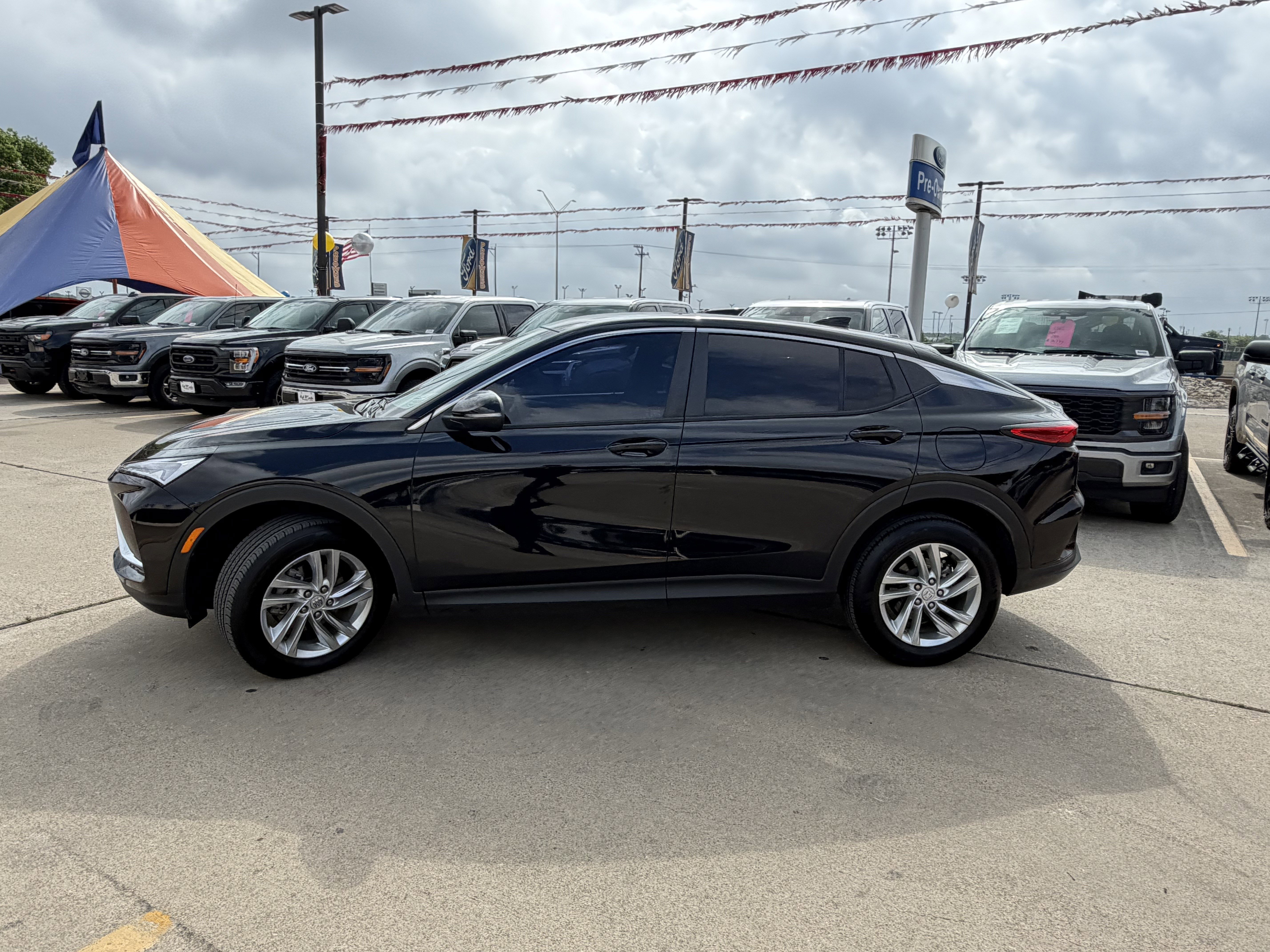 Used 2025 Buick Envista Preferred w/ Convenience II Package image 11