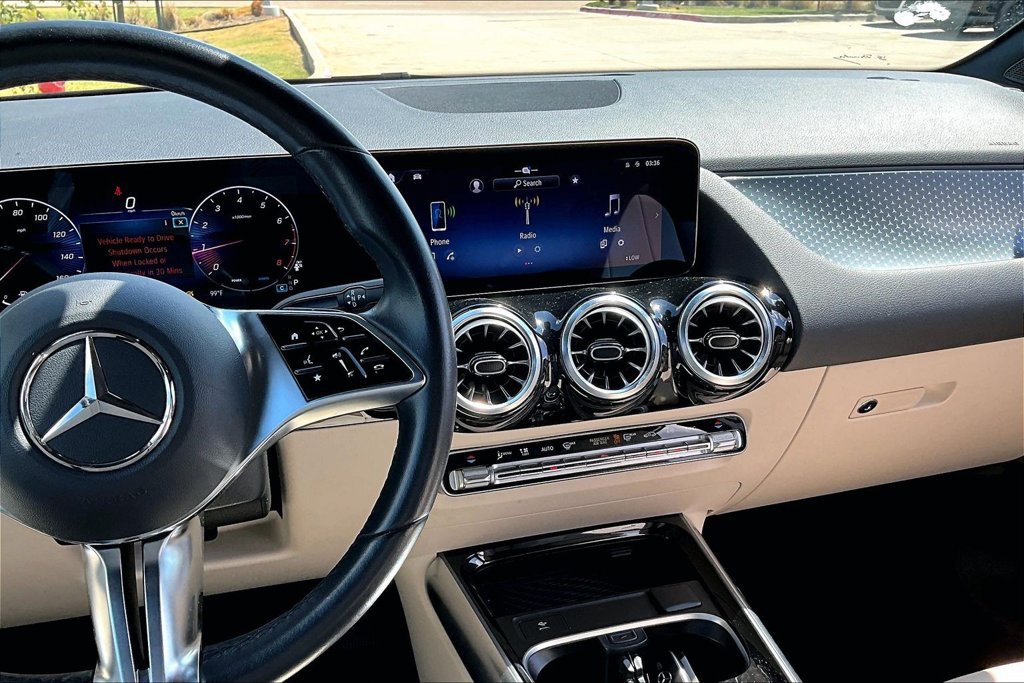 Used 2025 Mercedes-Benz GLA 250 image 8