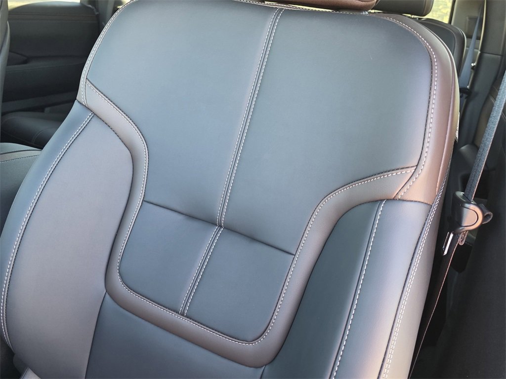 New 2026 Nissan Armada SL w/ Captain's Chari Seat Package image 13