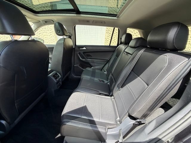 Used 2020 Volkswagen Tiguan SE AWD/4WD image 17