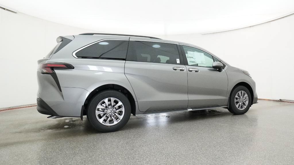 New 2026 Toyota Sienna XLE FWD image 29