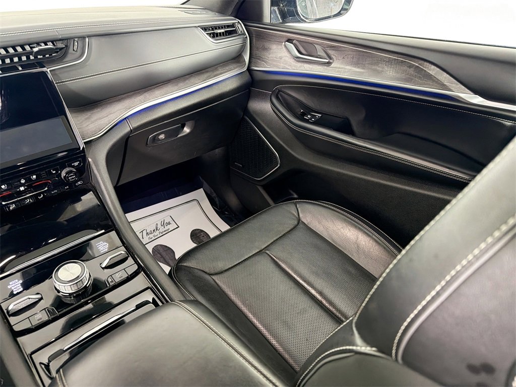 Used 2023 Jeep Grand Cherokee Overland image 22