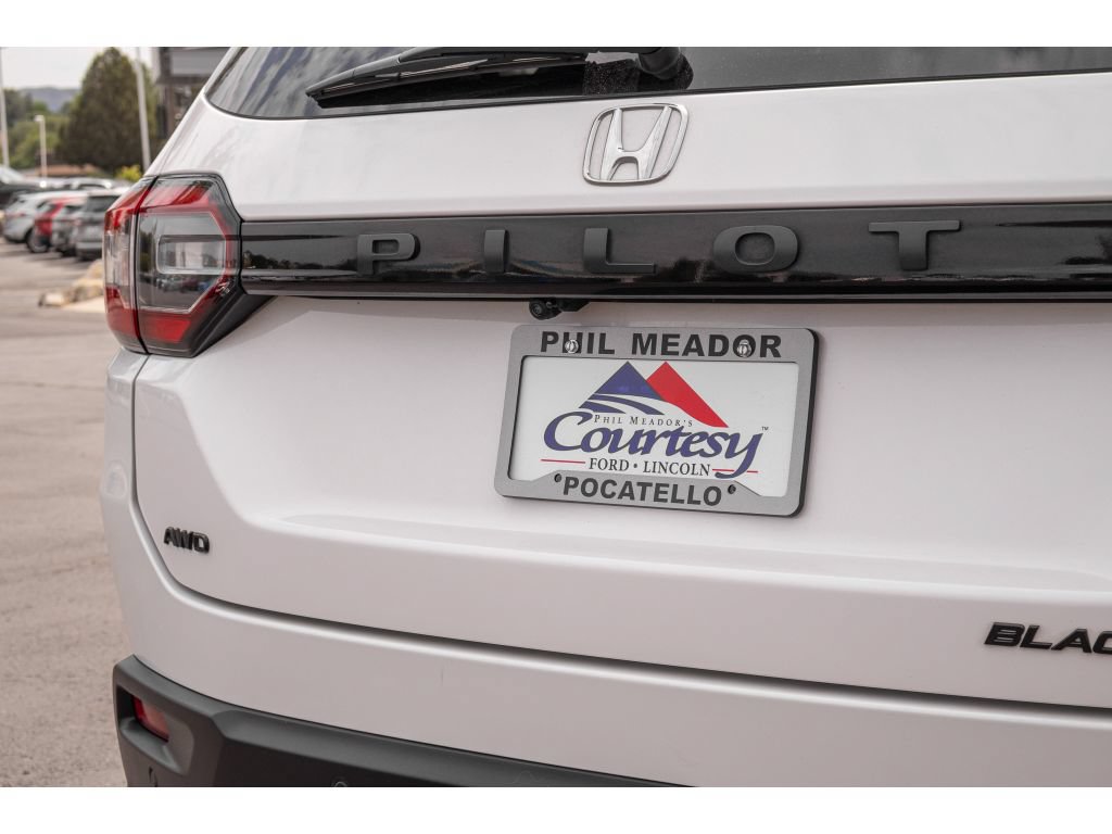 Used 2025 Honda Pilot Black Edition image 29