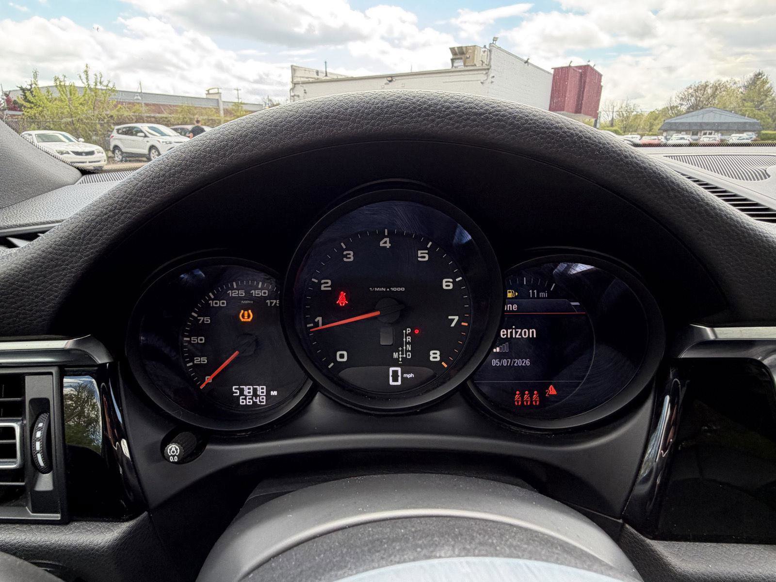 Used 2021 Porsche Macan w/ Premium Package AWD/4WD image 15